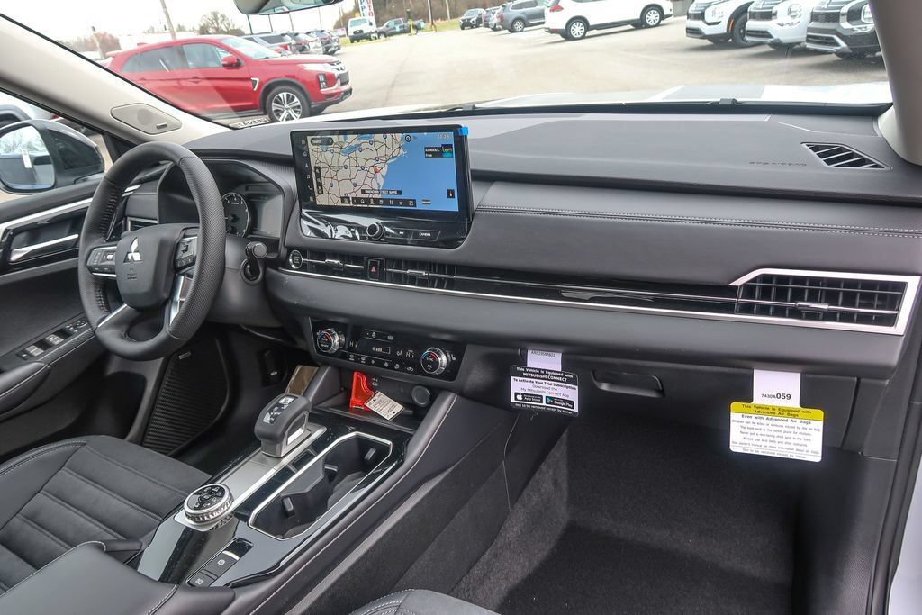 New 2026 Mitsubishi Outlander AWD image 21
