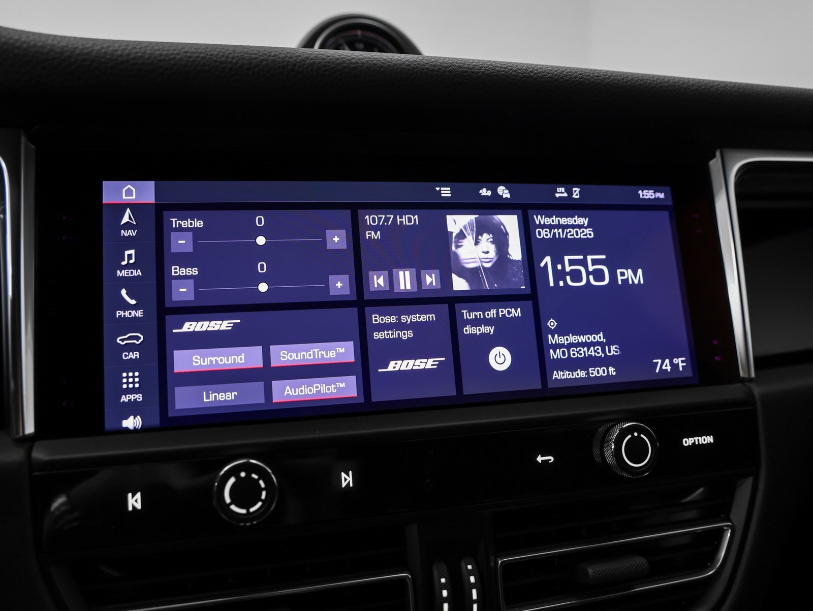 Certified 2025 Porsche Macan image 33