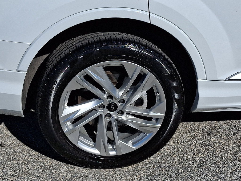 Certified 2023 Audi Q7 2.0T Premium w/ Convenience Package AWD/4WD image 8