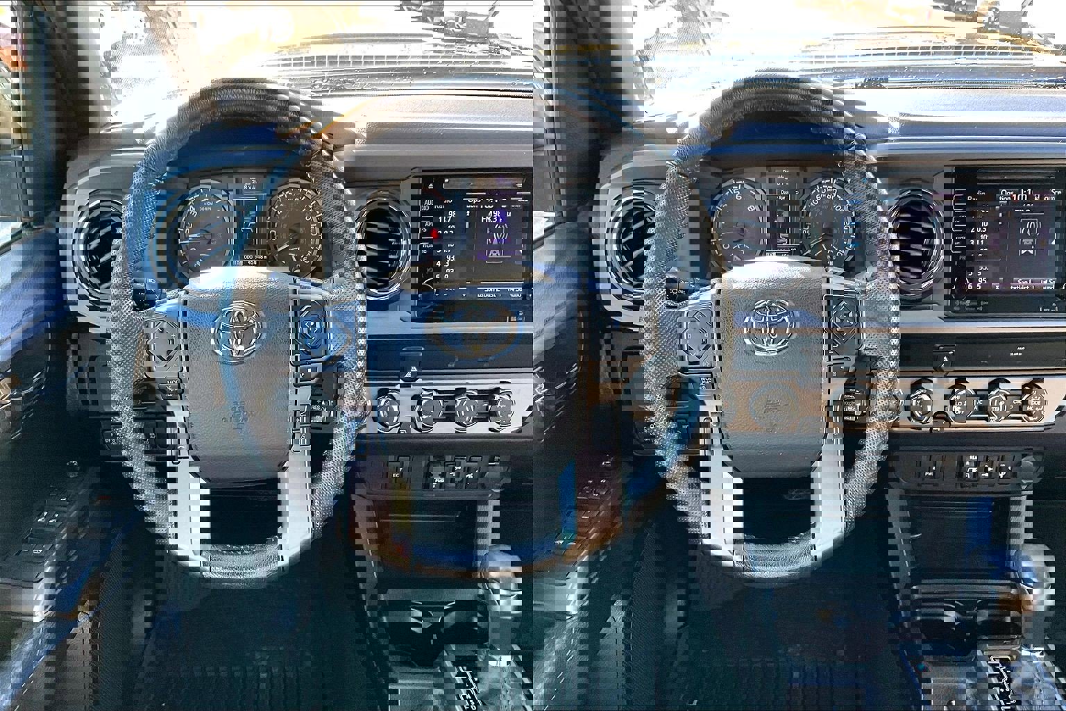 Used 2019 Toyota Tacoma TRD Sport image 5