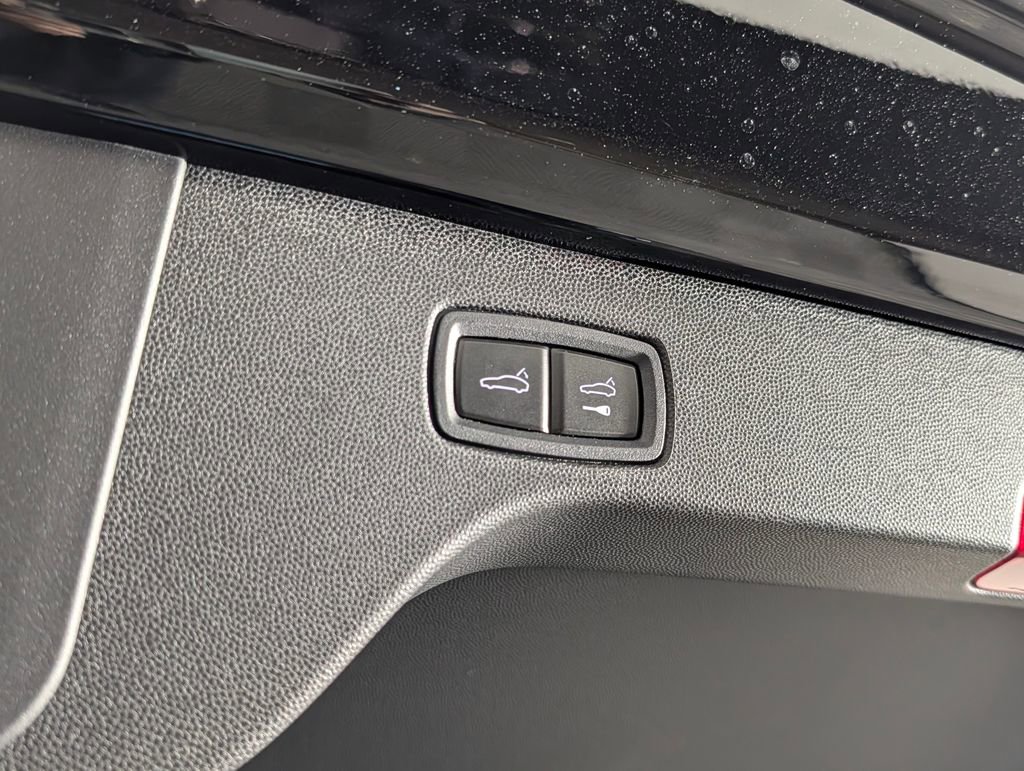 New 2026 Porsche Macan Turbo Electric image 18