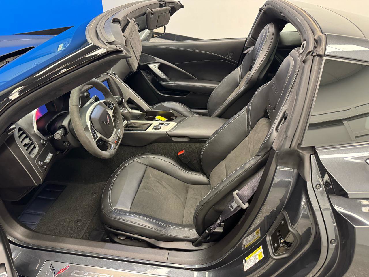Used 2017 Chevrolet Corvette Z06 RWD image 13