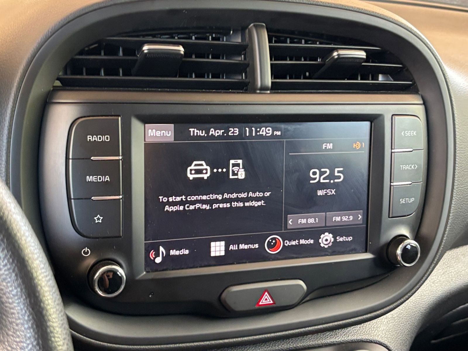 Used 2025 Kia Soul LX w/ LX Technology Package FWD image 20