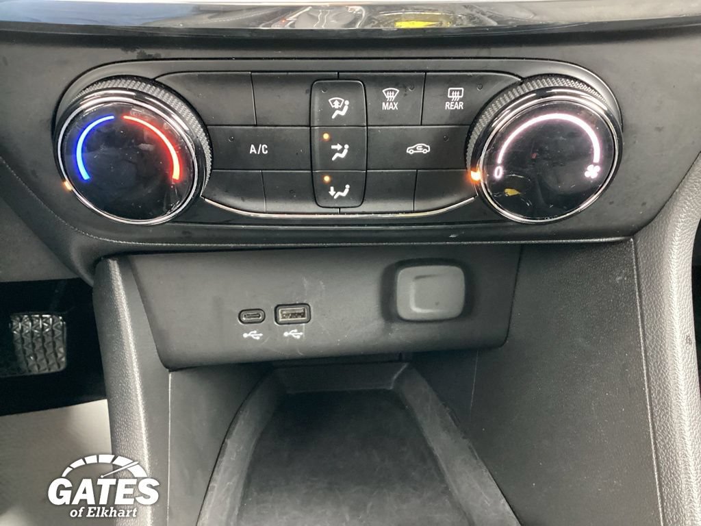 Used 2025 Buick Encore GX Preferred AWD/4WD image 18