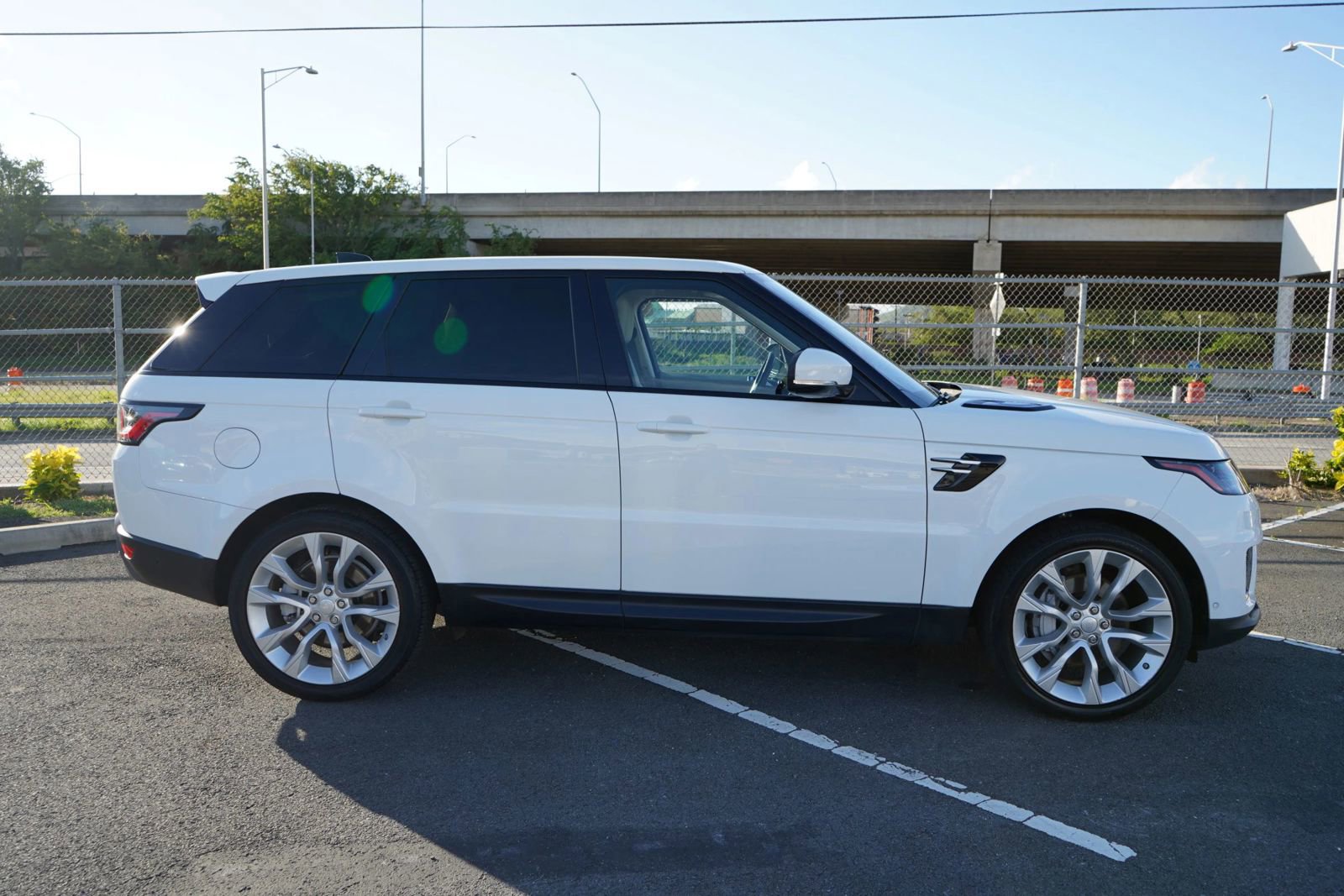 Used 2019 Land Rover Range Rover Sport SE image 21