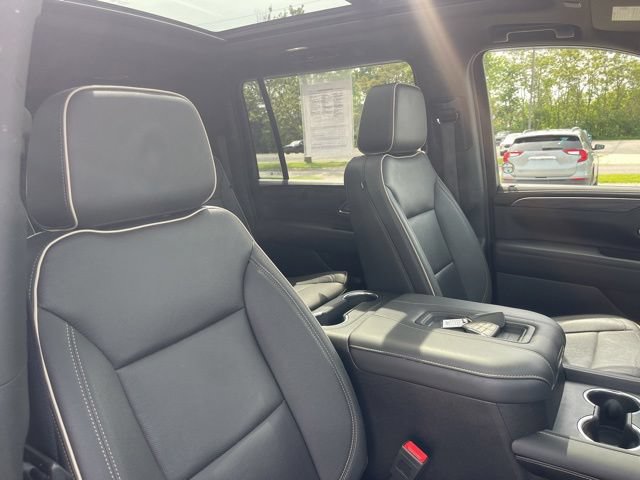 Used 2023 GMC Yukon XL SLT w/ SLT Luxury Package AWD/4WD image 36