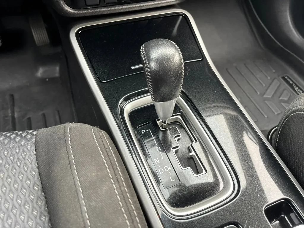 Used 2018 Mitsubishi Outlander SEL AWD/4WD image 22