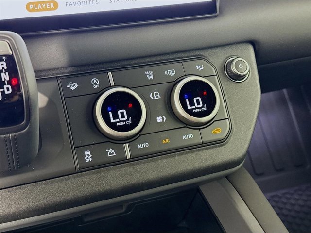 Used 2025 Land Rover Defender 110 S image 18