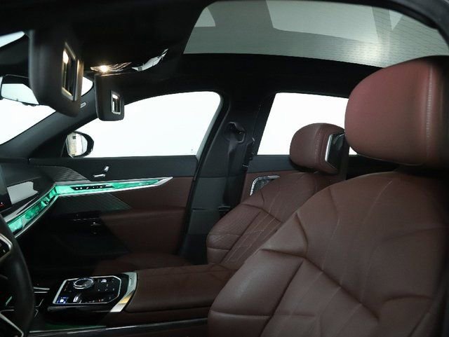 Certified 2023 BMW i7 xDrive60 image 23