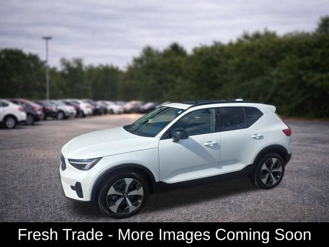 Used 2023 Volvo XC40 B4 Ultimate