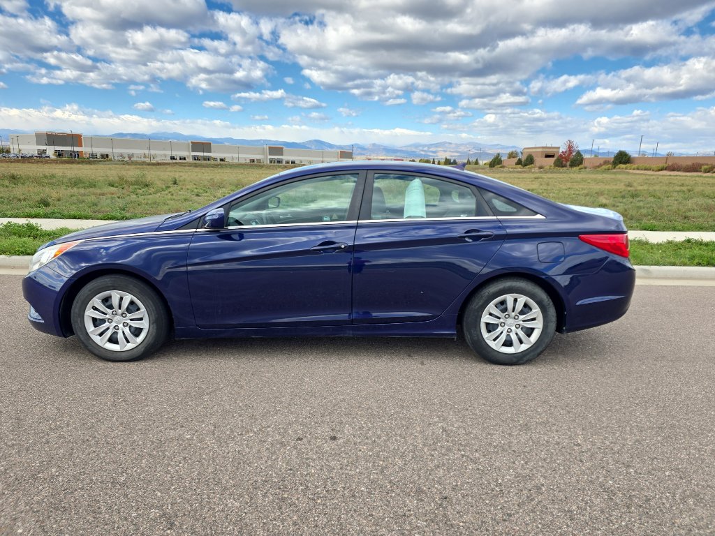 Used 2011 Hyundai Sonata GLS image 2