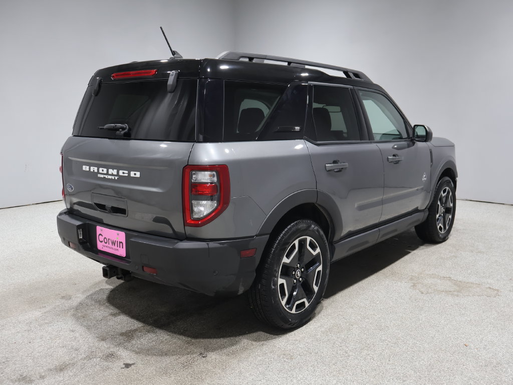 Used 2023 Ford Bronco Sport Outer Banks w/ Tech Package AWD/4WD image 2