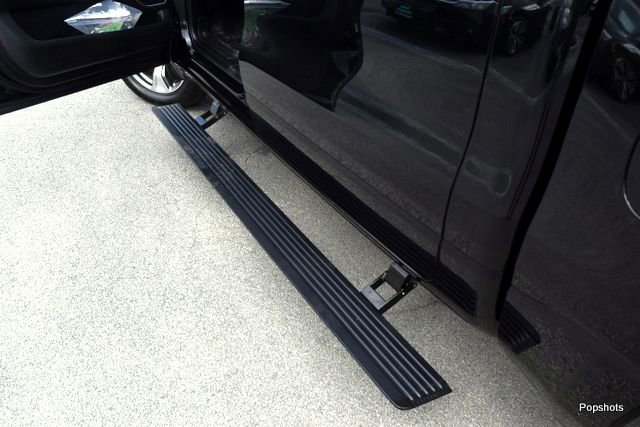 Used 2023 RAM 1500 Laramie AWD/4WD image 9