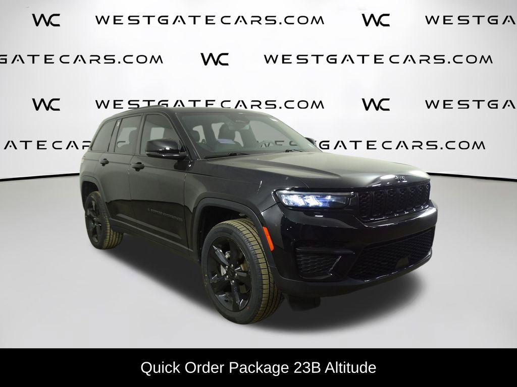 Used 2023 Jeep Grand Cherokee Altitude image 2