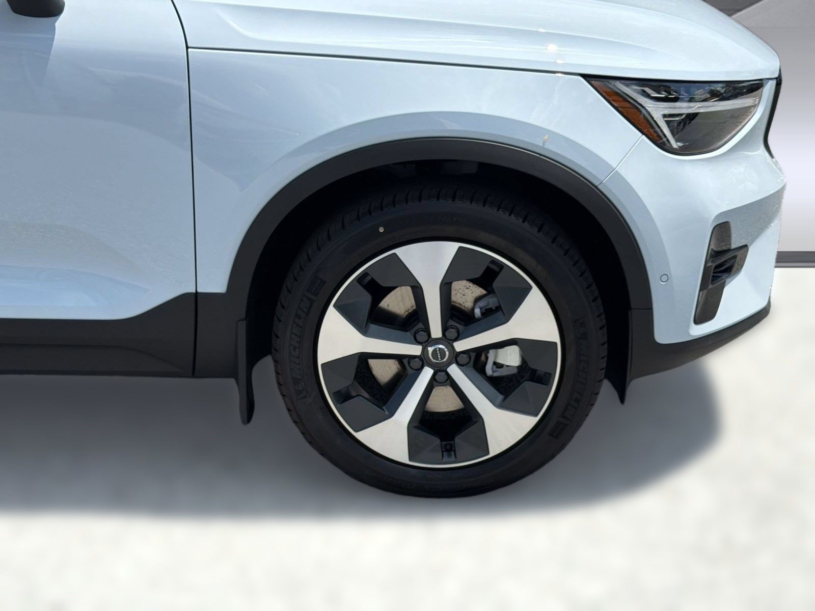 New 2026 Volvo XC40 B5 Plus w/ Climate Package AWD/4WD image 11
