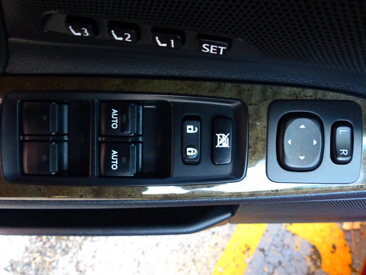 Used 2011 Lexus IS 250C w/ Luxury Pkg RWD image 27