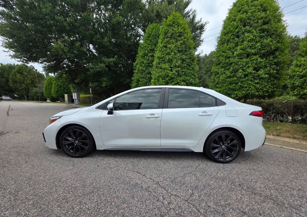 Used 2023 Toyota Corolla XSE FWD image 2