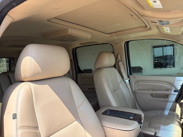Used 2013 Cadillac Escalade ESV Luxury RWD image 23