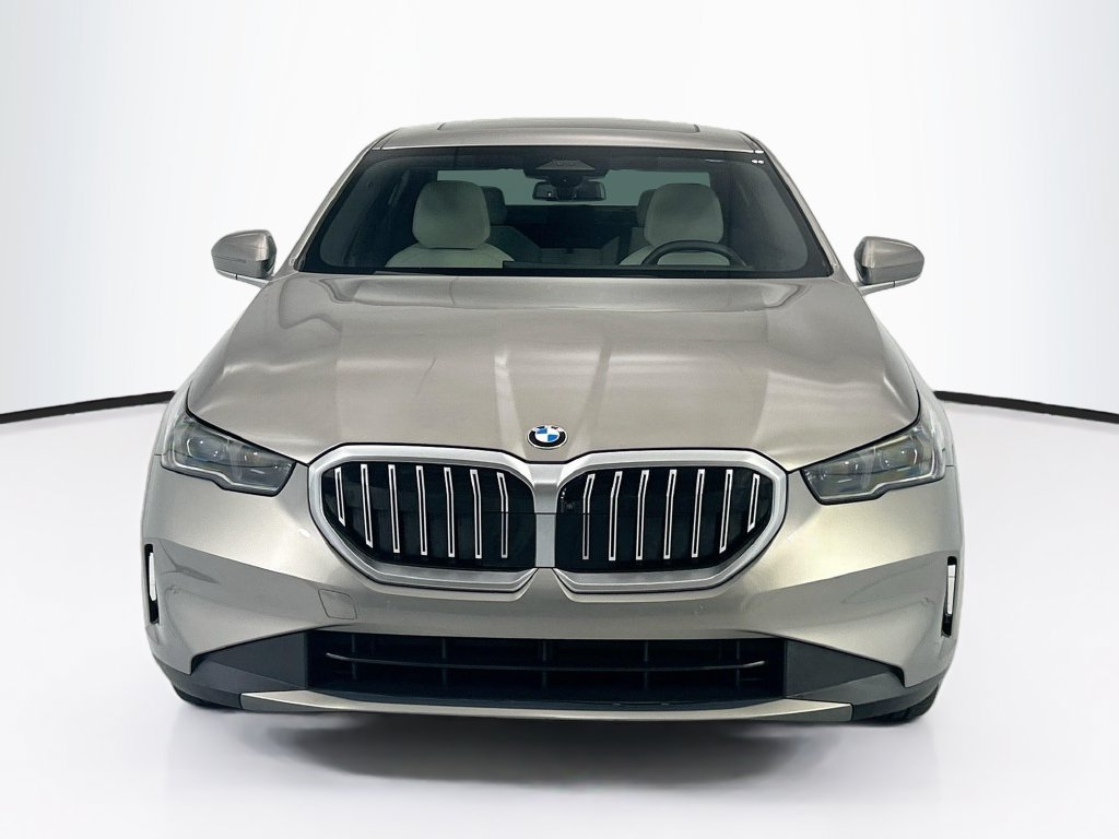 Used 2025 BMW 530i w/ Premium Package RWD image 10