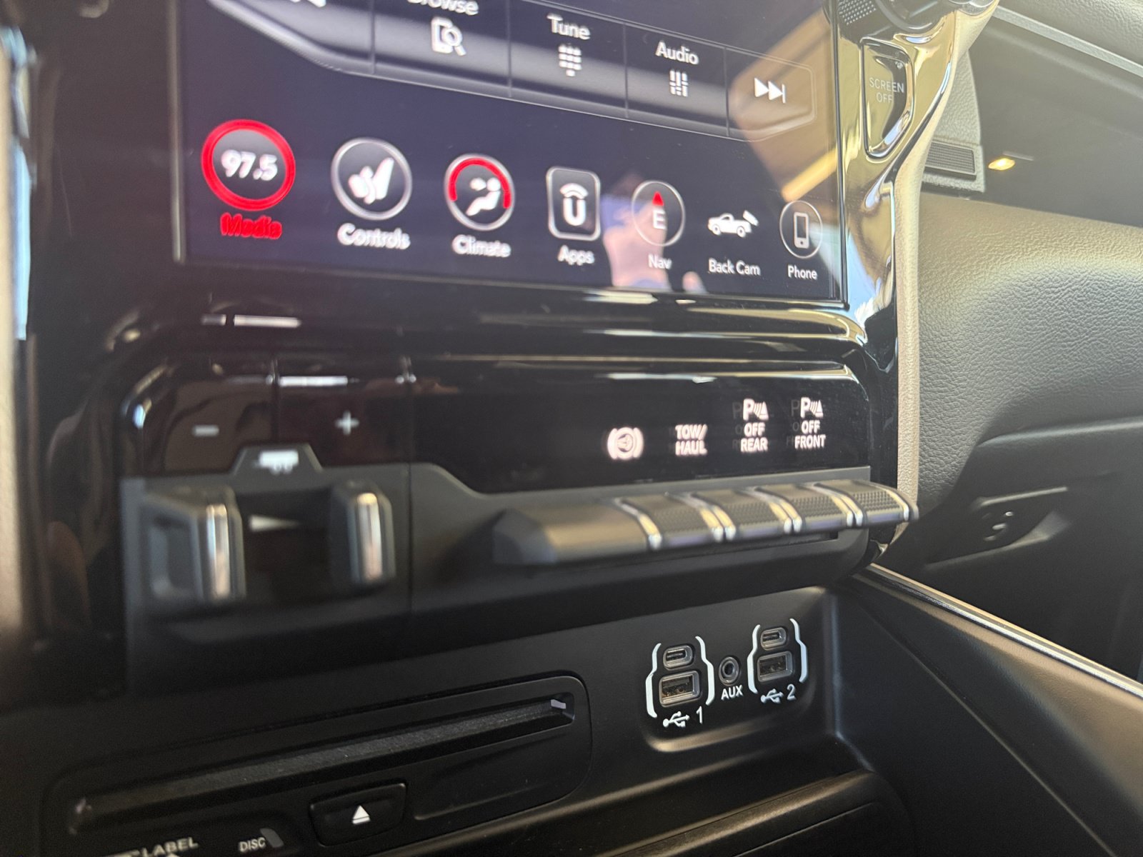 Used 2019 RAM 3500 Laramie w/ Black Appearance Package AWD/4WD image 21