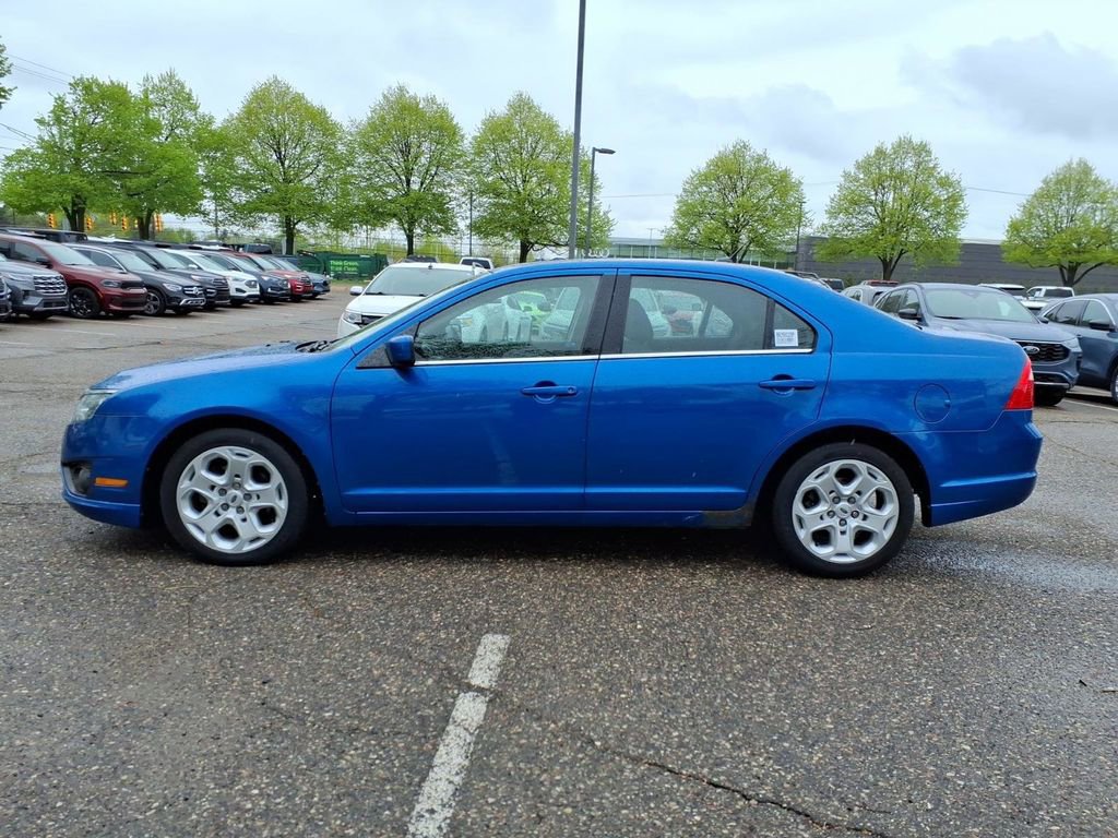 Used 2011 Ford Fusion SE w/ 202A Rapid Spec Order Code FWD image 2