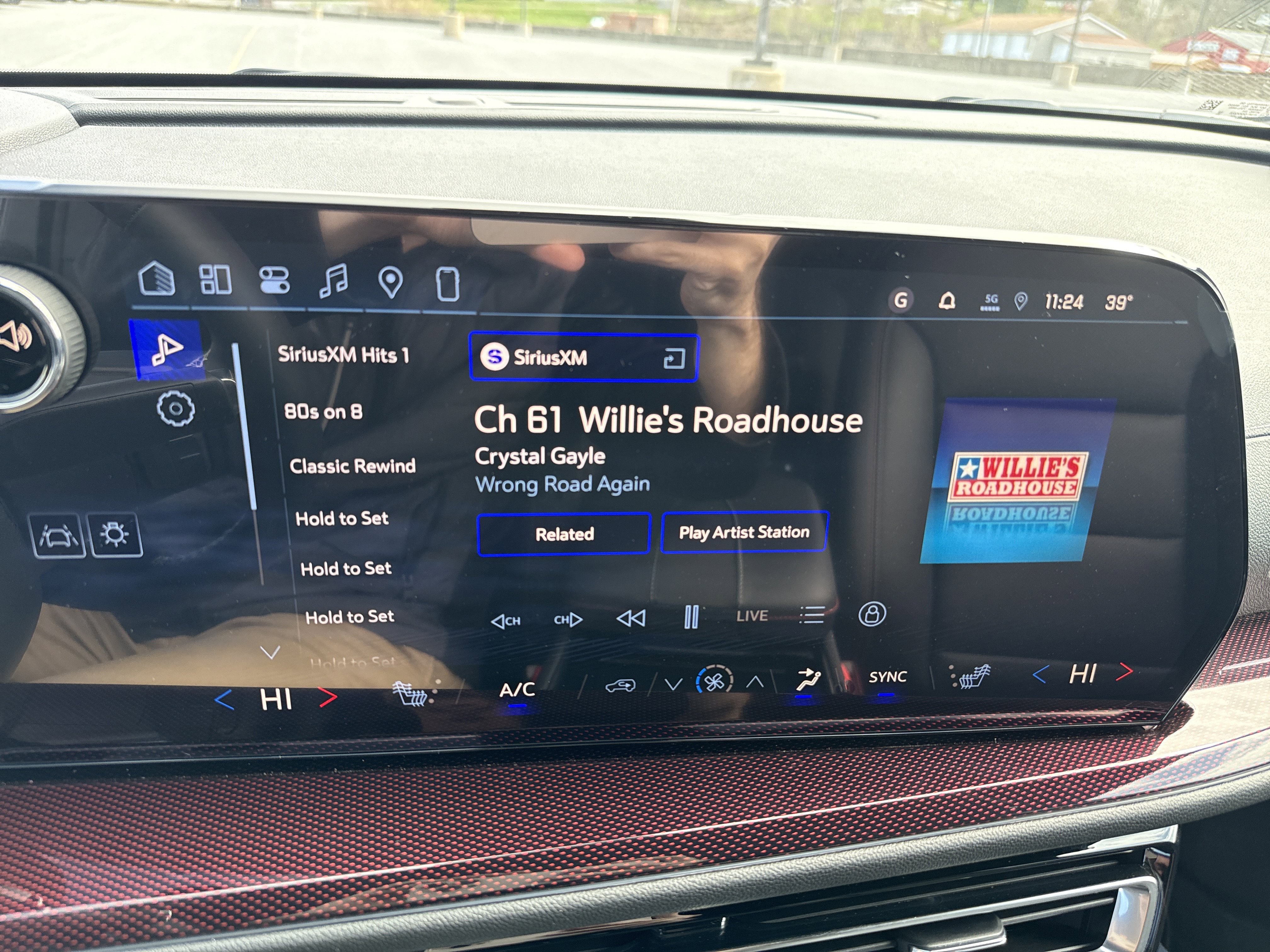 New 2026 Chevrolet Traverse Z71 w/ Driver Confidence Package image 26