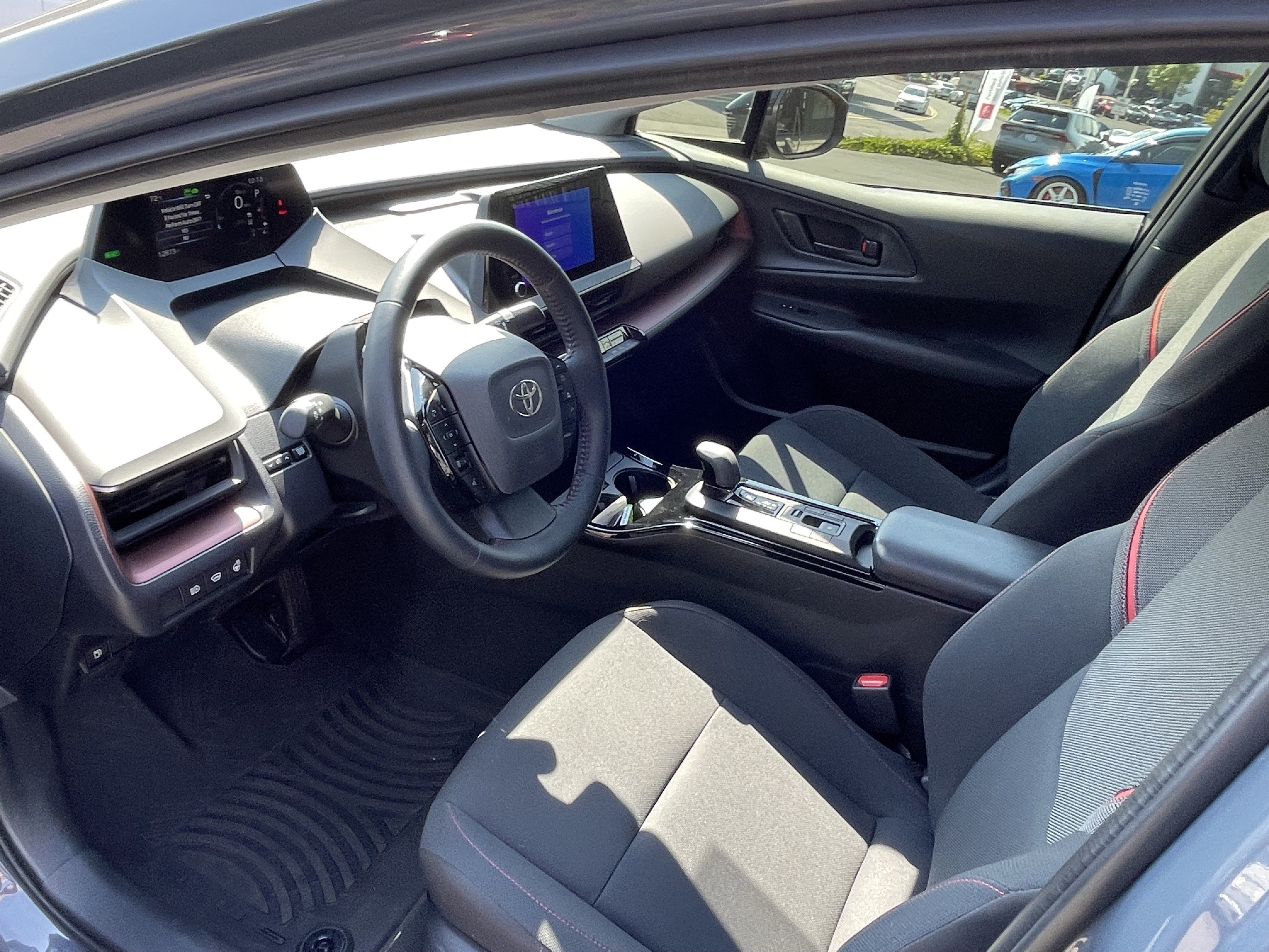 Certified 2025 Toyota Prius Plug-In Hybrid FWD image 9