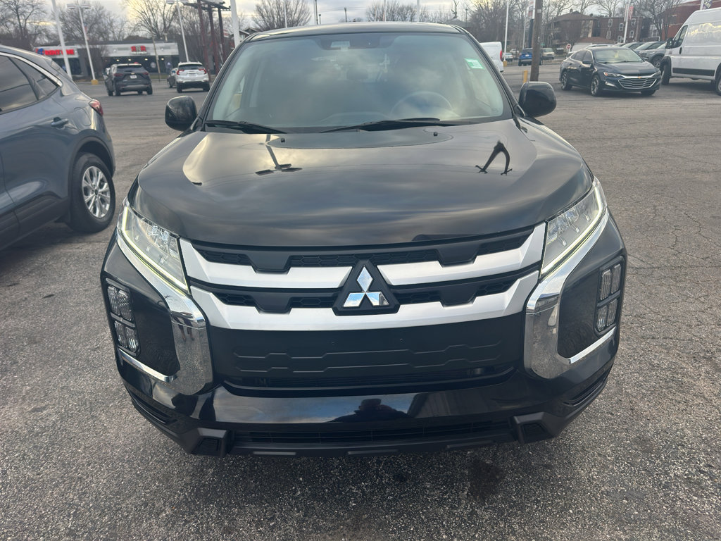 Used 2023 Mitsubishi Outlander Sport ES image 3