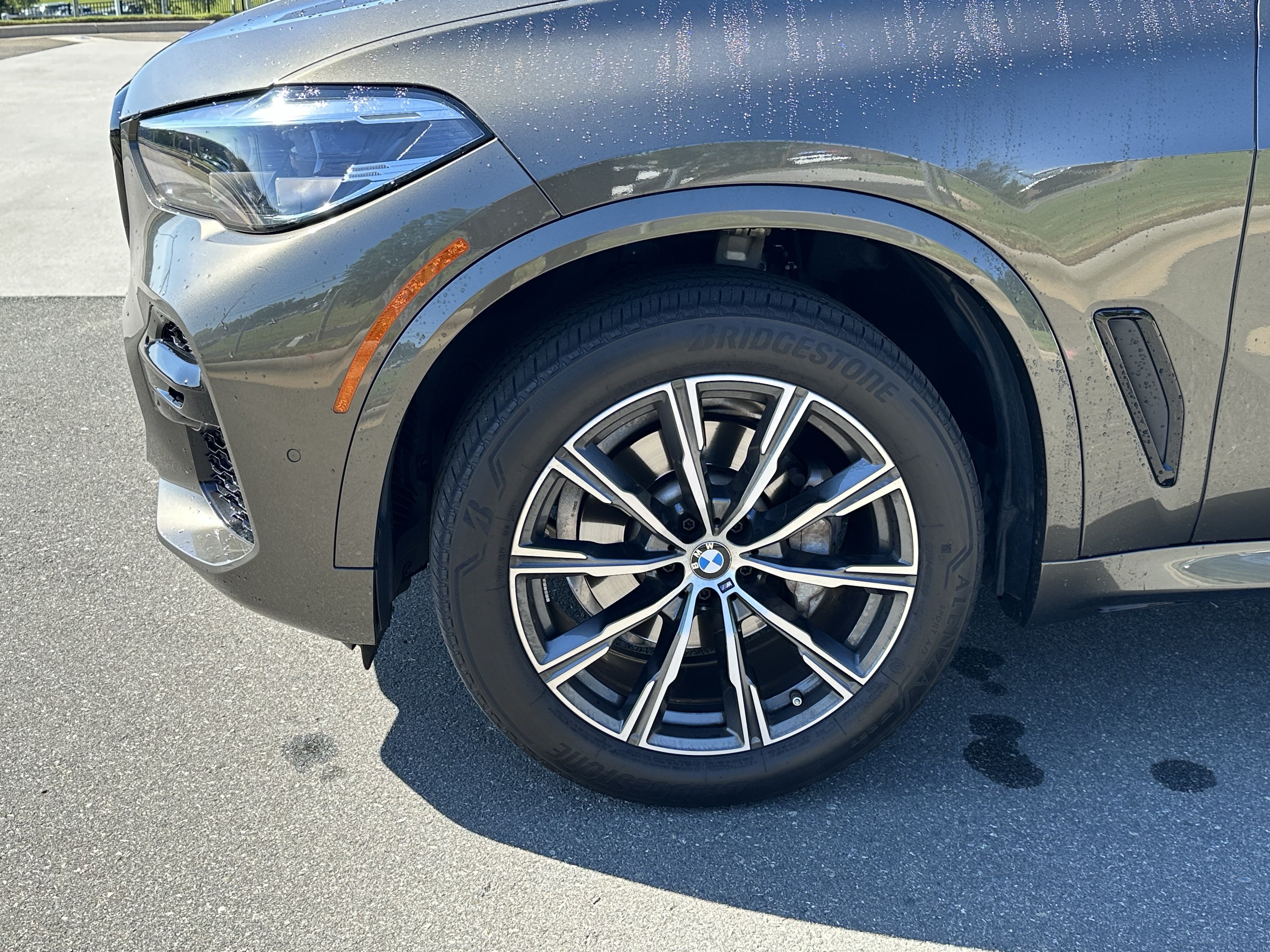 Used 2023 BMW X5 sDrive40i w/ M Sport Package RWD image 13