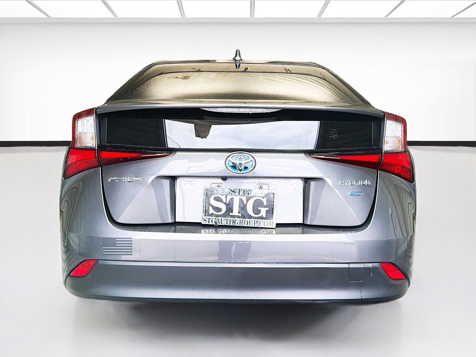 Used 2021 Toyota Prius L Eco FWD image 5