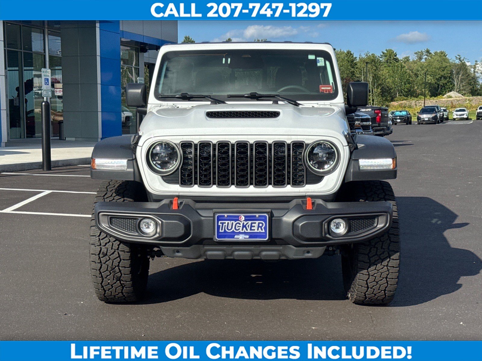 Used 2026 Jeep Gladiator Mojave AWD/4WD image 2