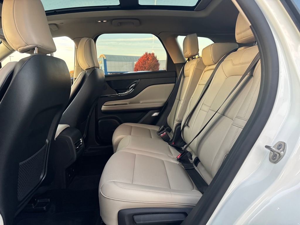 Used 2025 Lincoln Corsair AWD w/ Equipment Group 101A image 14