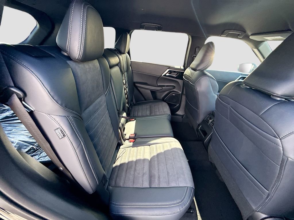 New 2026 Mitsubishi Outlander LE FWD image 26