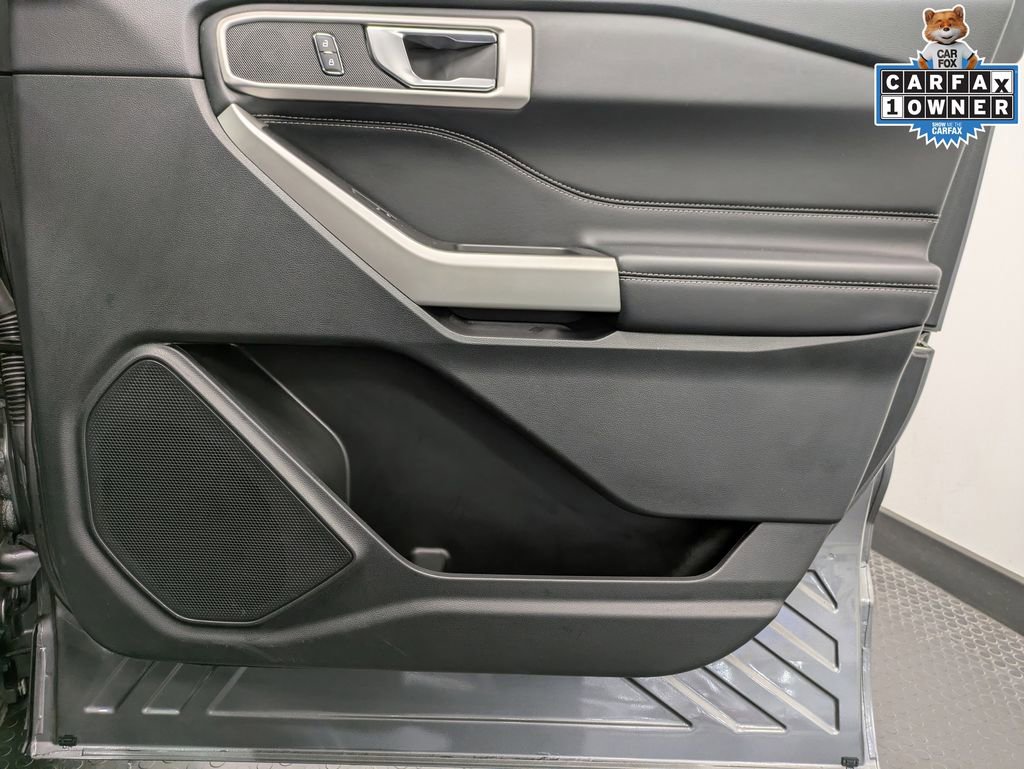 Used 2023 Ford Explorer XLT image 29