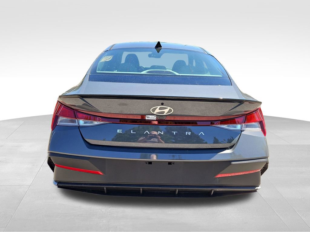 Used 2026 Hyundai Elantra Sport FWD image 5