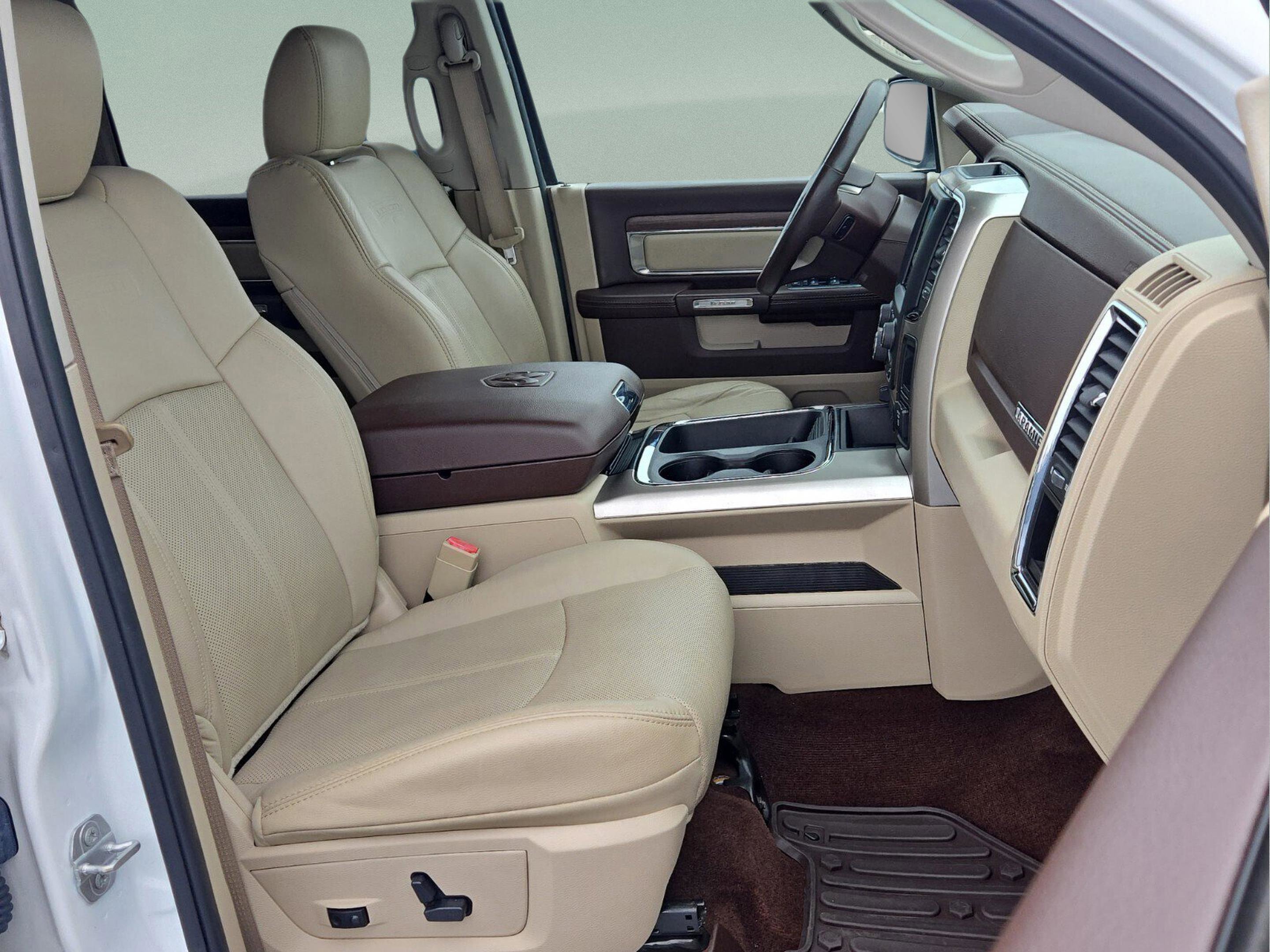 Used 2018 RAM 1500 Laramie w/ Convenience Group image 15