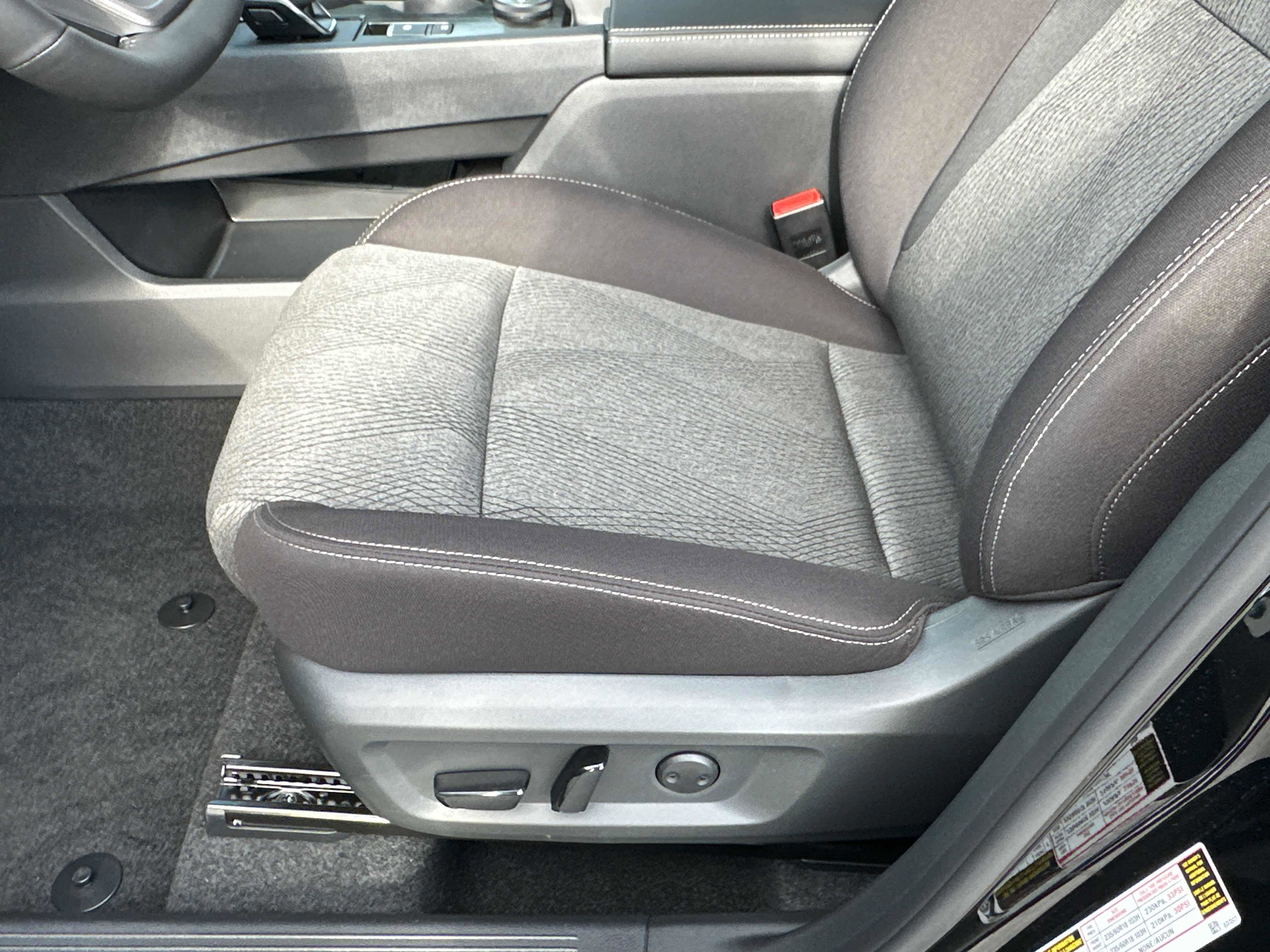 New 2026 Nissan Rogue SV w/ Cold Weather Package AWD/4WD image 25