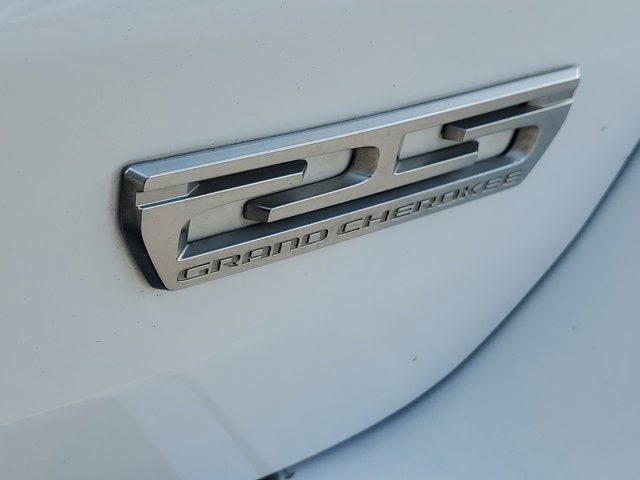 Used 2018 Jeep Grand Cherokee Limited image 12