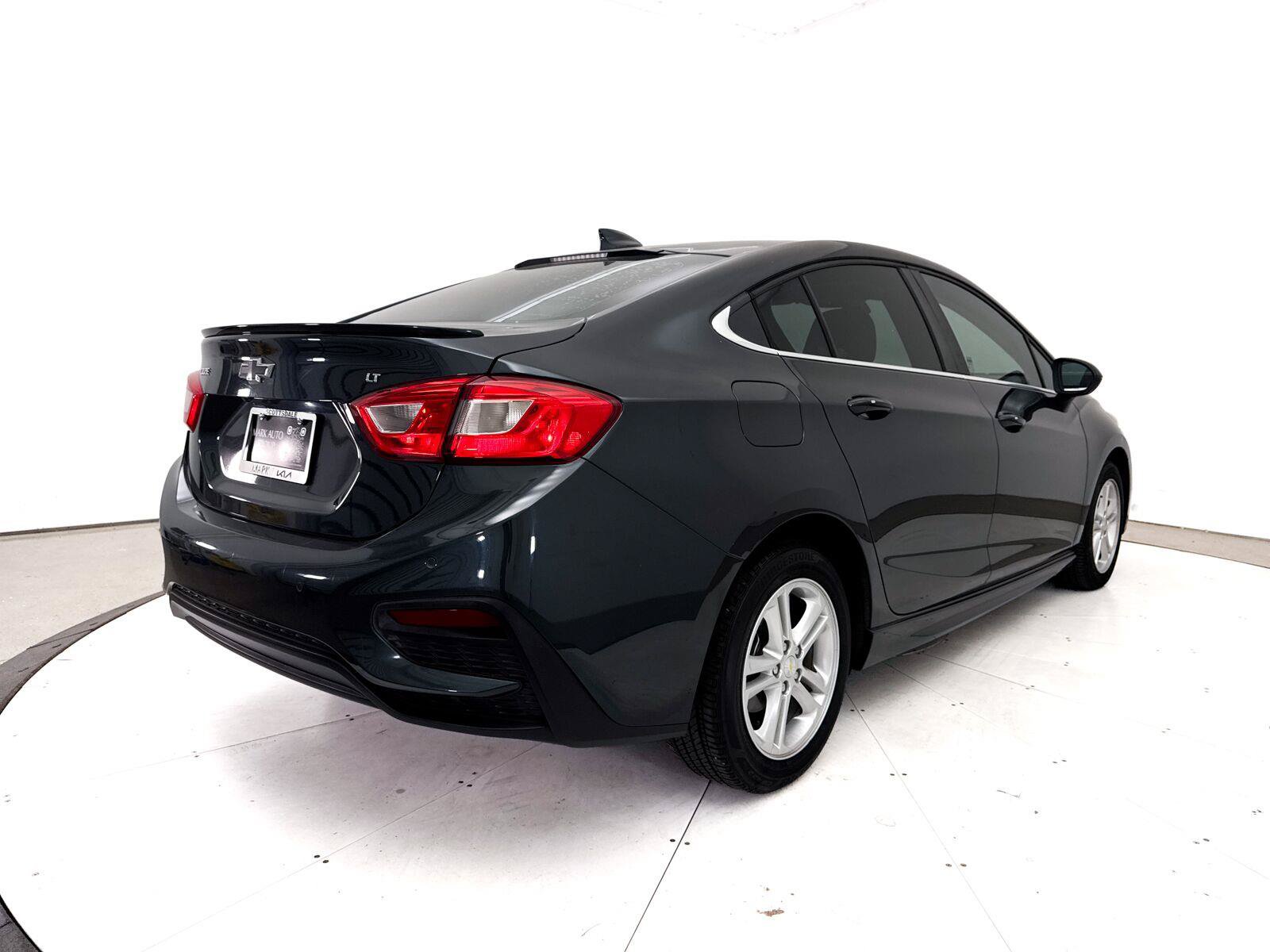 Used 2018 Chevrolet Cruze LT w/ Convenience Package FWD image 11