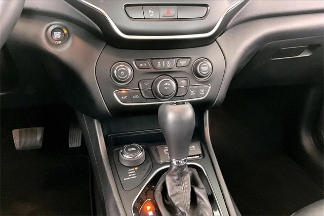 Used 2019 Jeep Cherokee Latitude Plus image 9