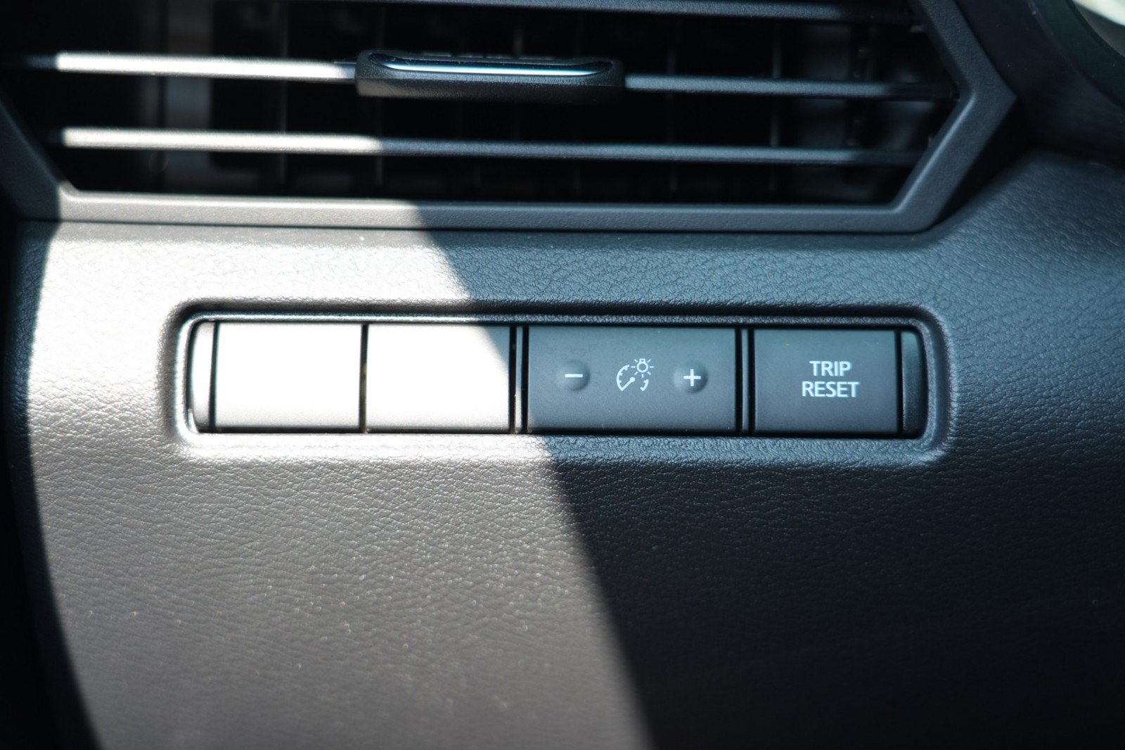 Used 2020 Nissan Altima 2.5 SL FWD image 17