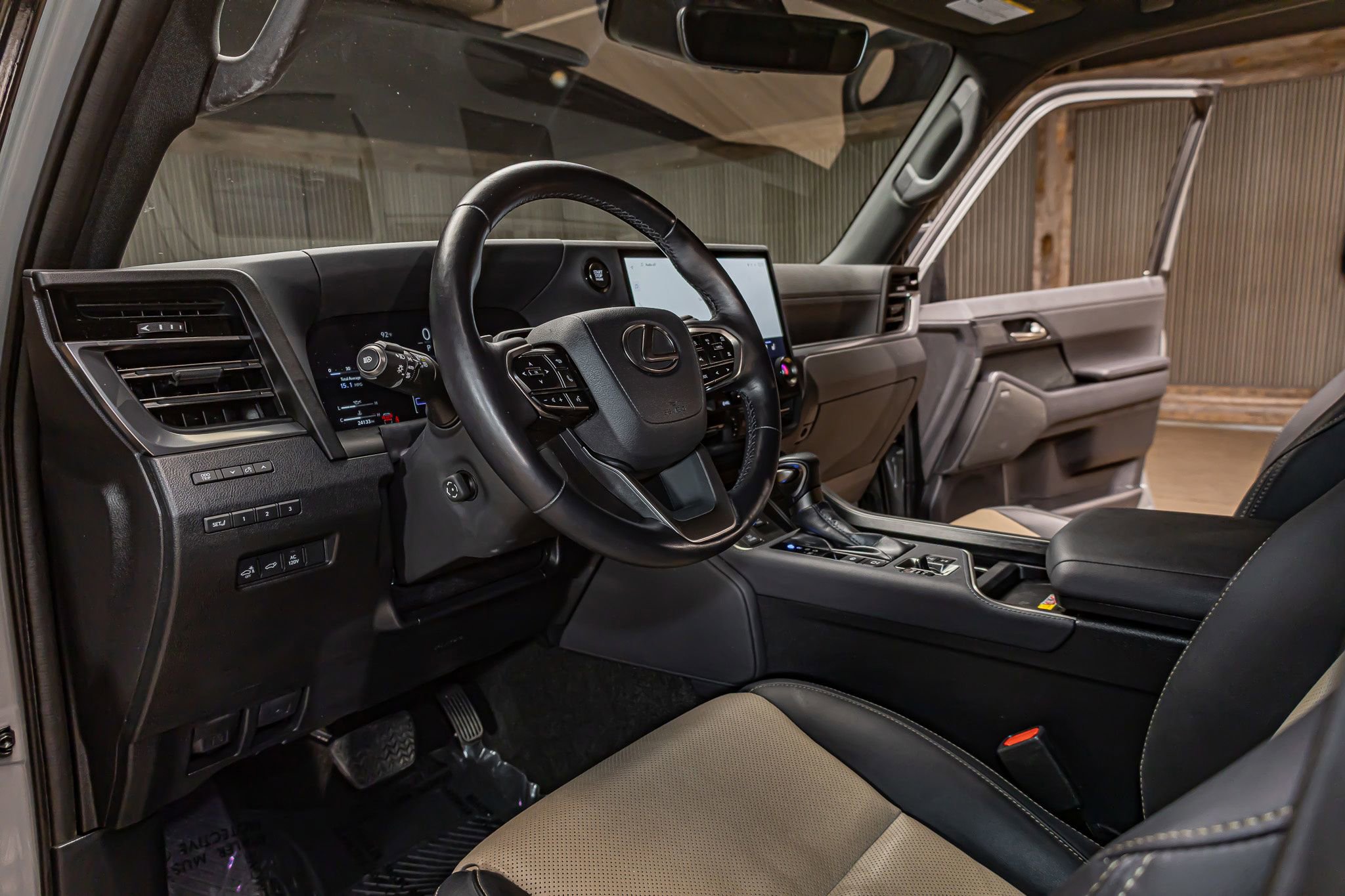 Used 2024 Lexus GX 550 AWD/4WD image 12