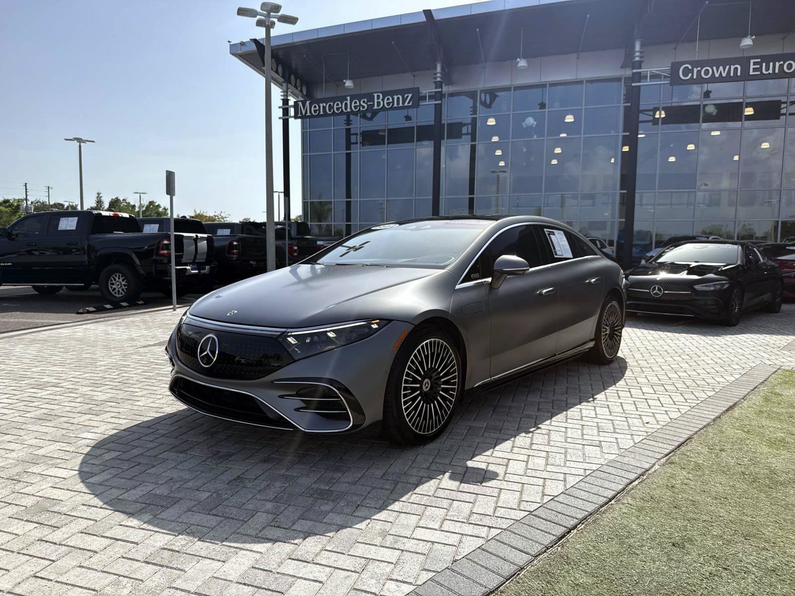 Used 2022 Mercedes-Benz EQS 580 4MATIC Sedan image 2