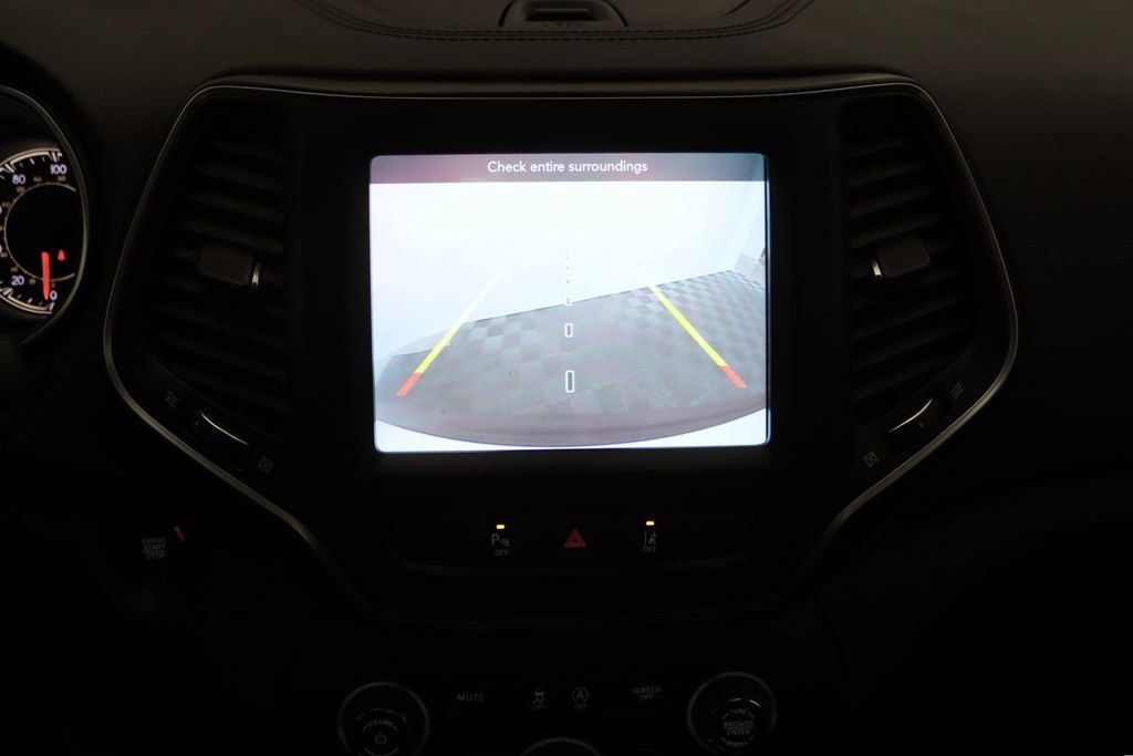 Used 2021 Jeep Cherokee Latitude Lux w/ Sun & Sound Group AWD/4WD image 19