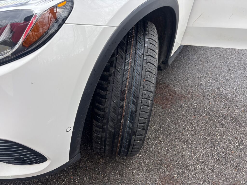 Used 2024 Mercedes-Benz GLC 300 4MATIC image 33