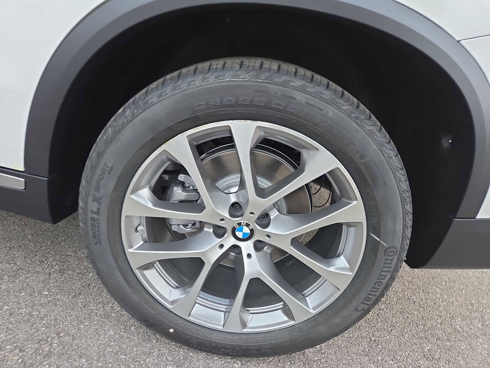 New 2026 BMW X5 sDrive40i image 8