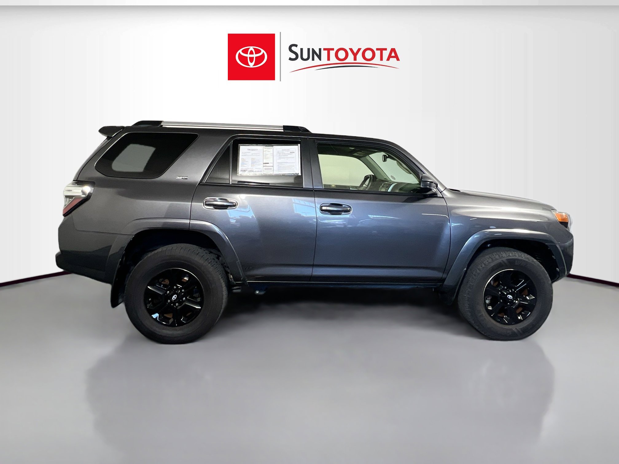 Used 2021 Toyota 4Runner SR5 AWD/4WD image 2