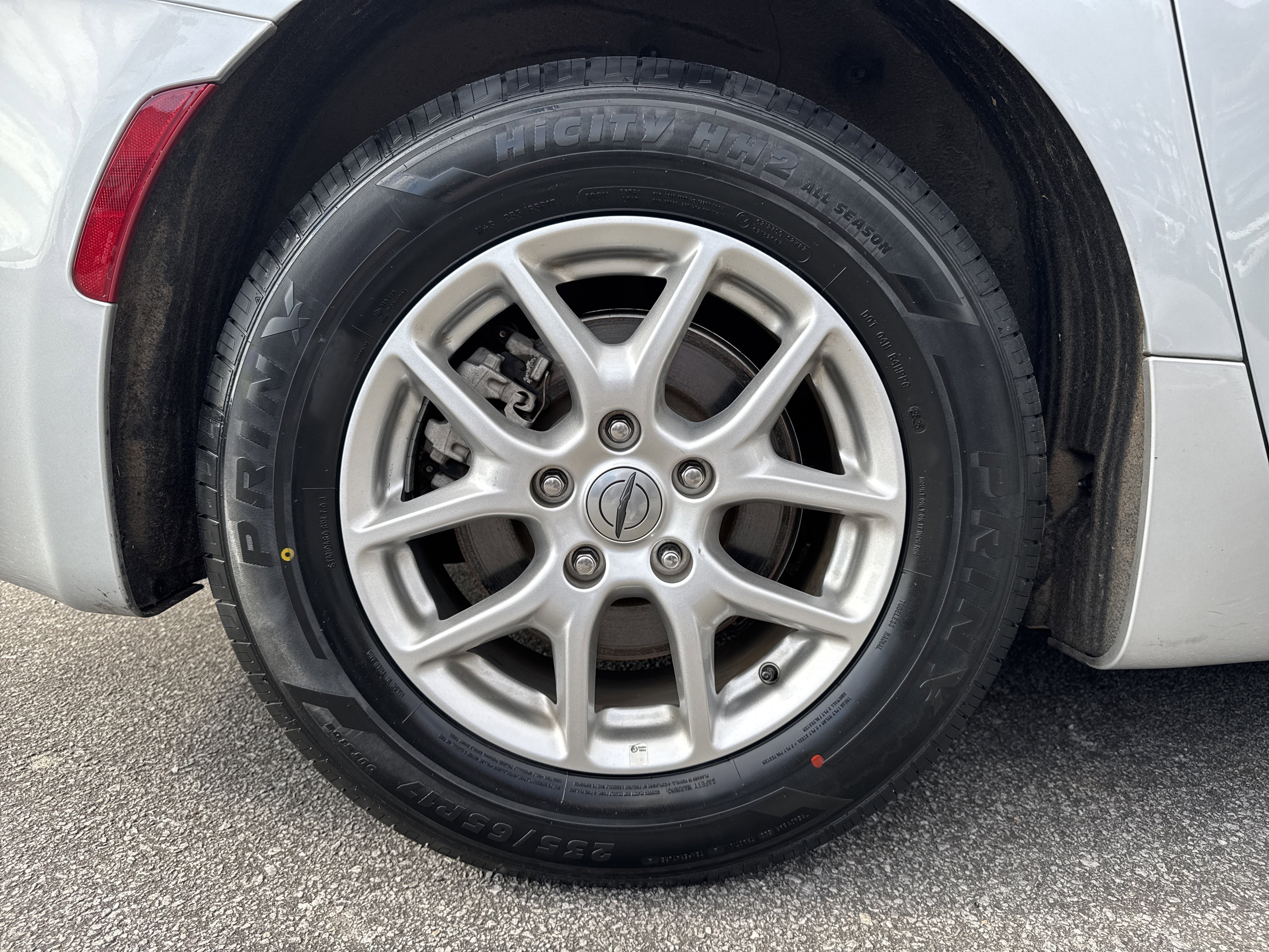 Used 2024 Chrysler Pacifica Touring-L image 17