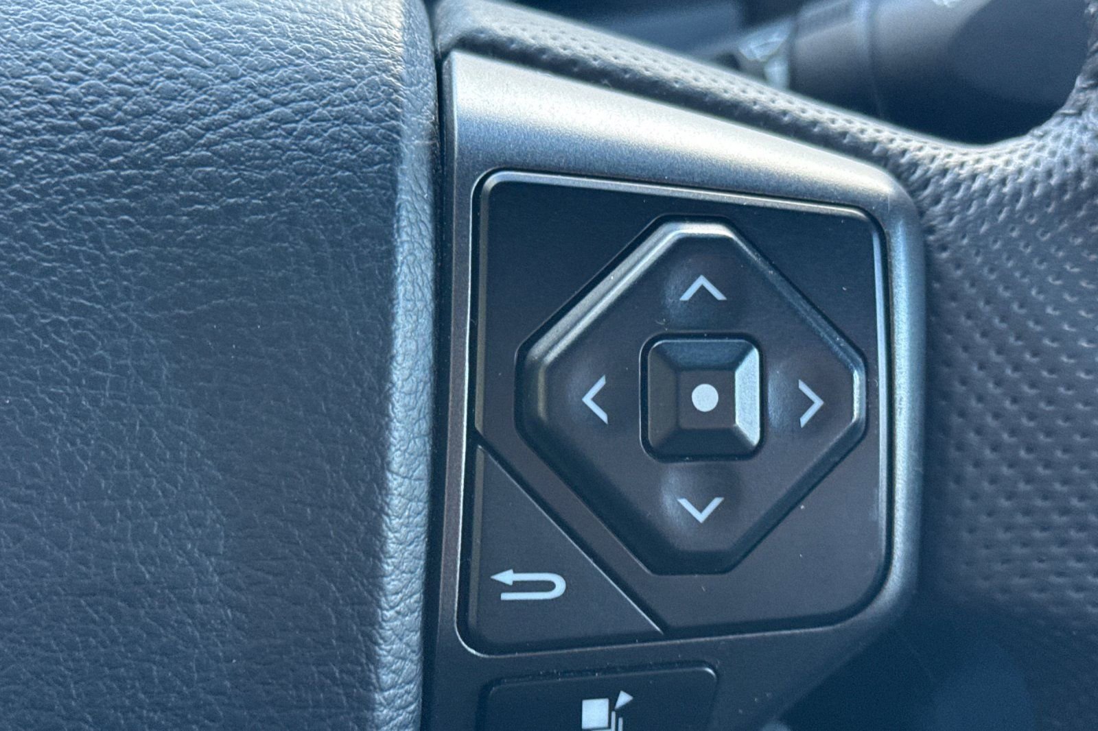 Certified 2023 Toyota Tacoma TRD Off-Road image 30