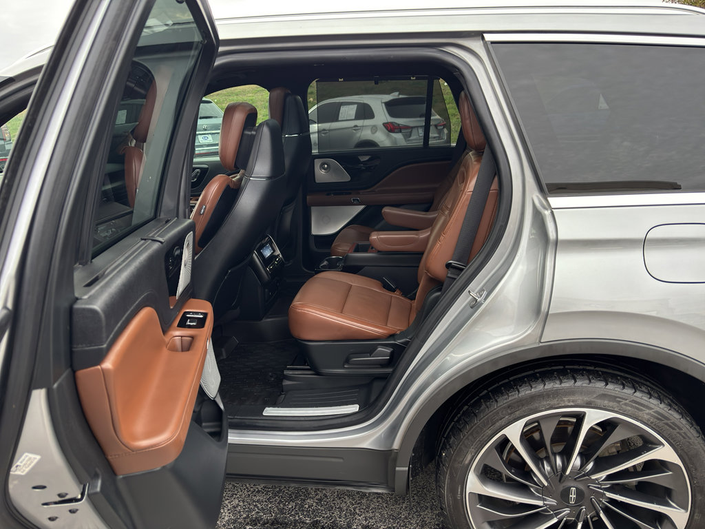 Used 2021 Lincoln Aviator Reserve w/ Equipment Group 202A image 23